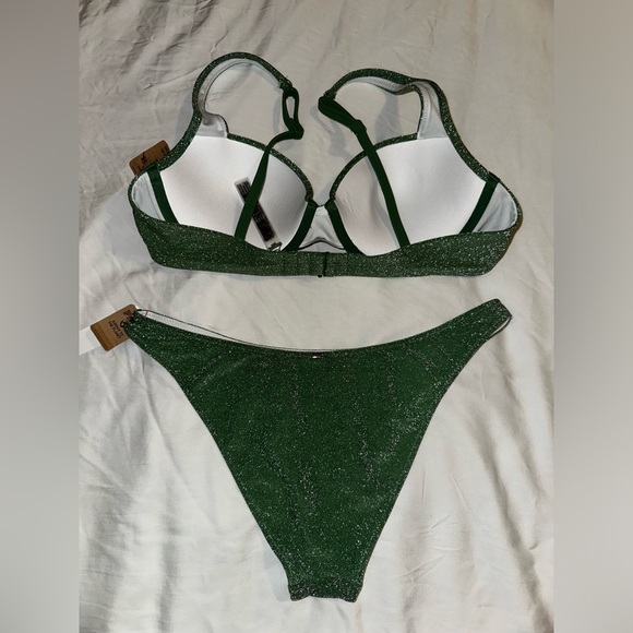 Victoria’s Secret Bikini set & cover-up - Picture 2 of 4